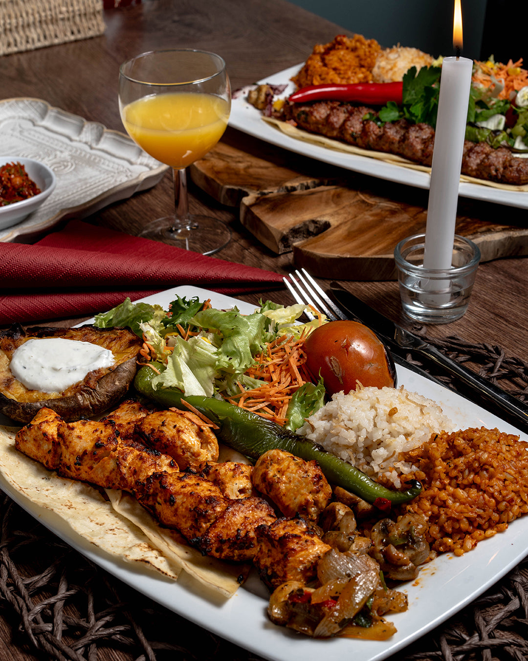 Tavuk Sis Menü + Beilagen